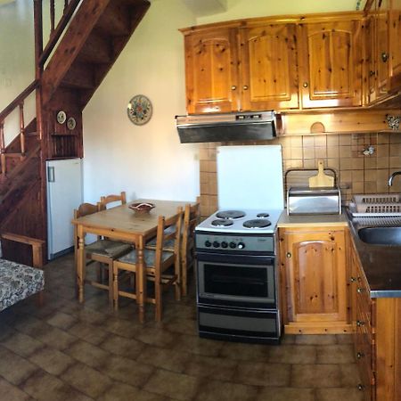 Stavros Apartments Ísztro Kültér fotó