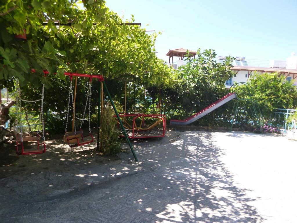 Stavros Apartments Ísztro Kültér fotó