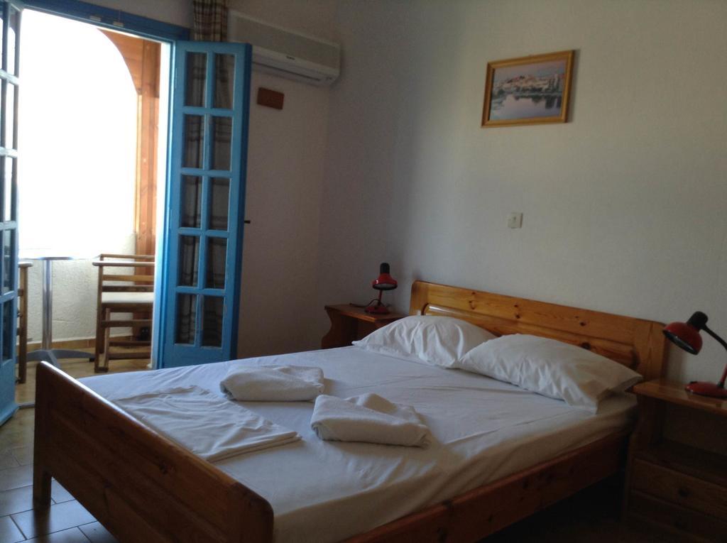 Stavros Apartments Ísztro Szoba fotó