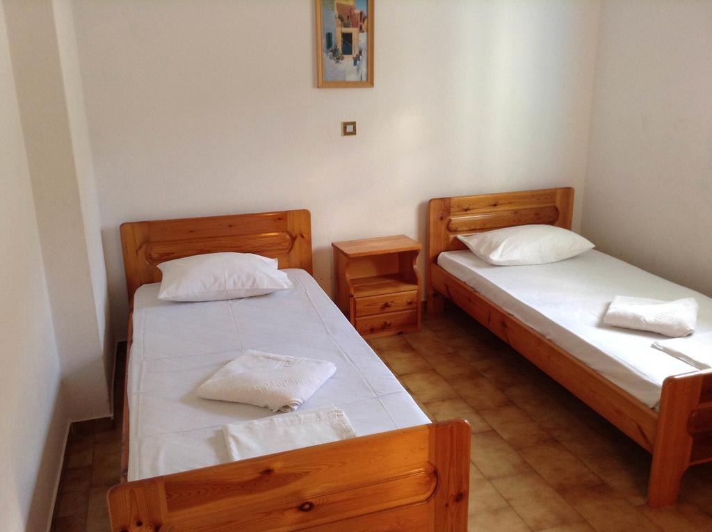 Stavros Apartments Ísztro Szoba fotó