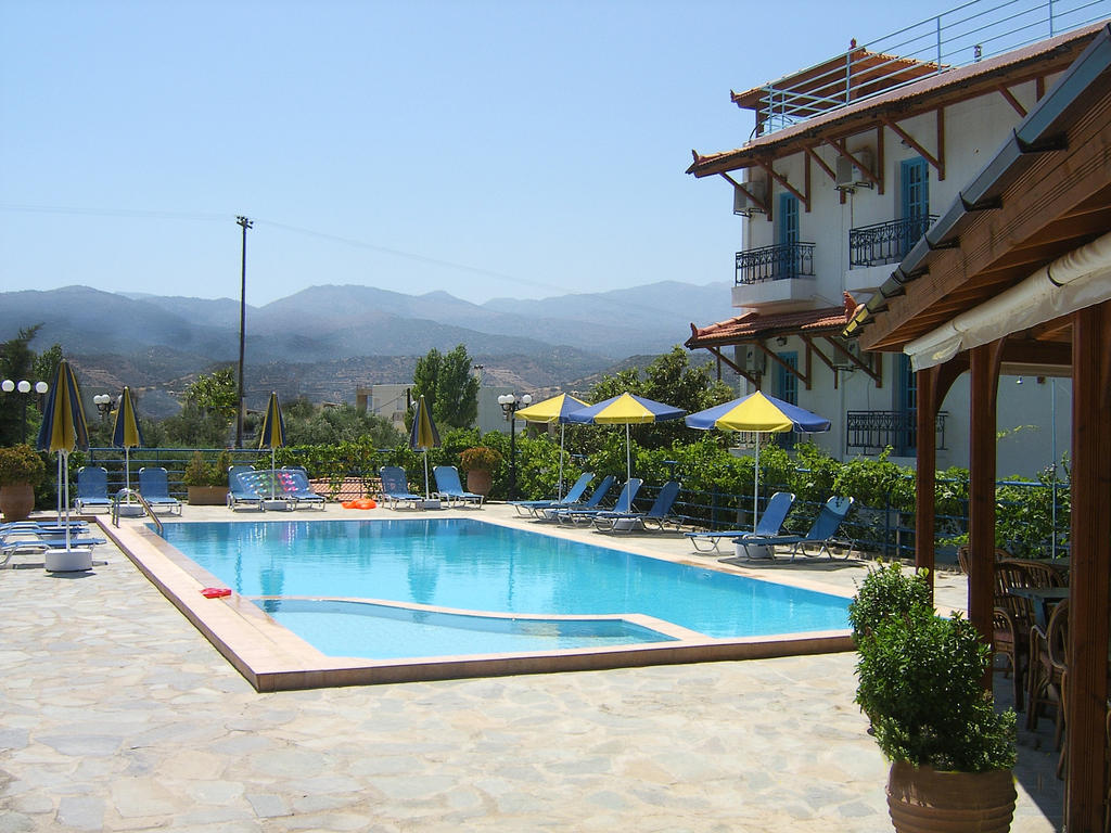 Stavros Apartments Ísztro Kültér fotó