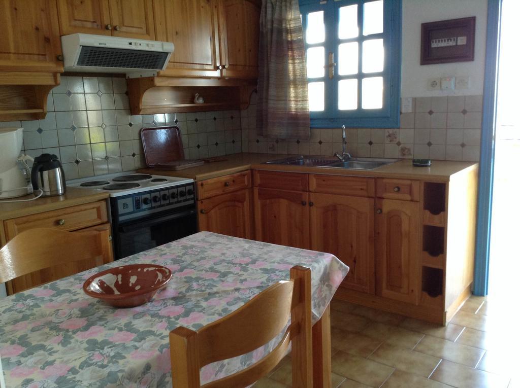 Stavros Apartments Ísztro Kültér fotó