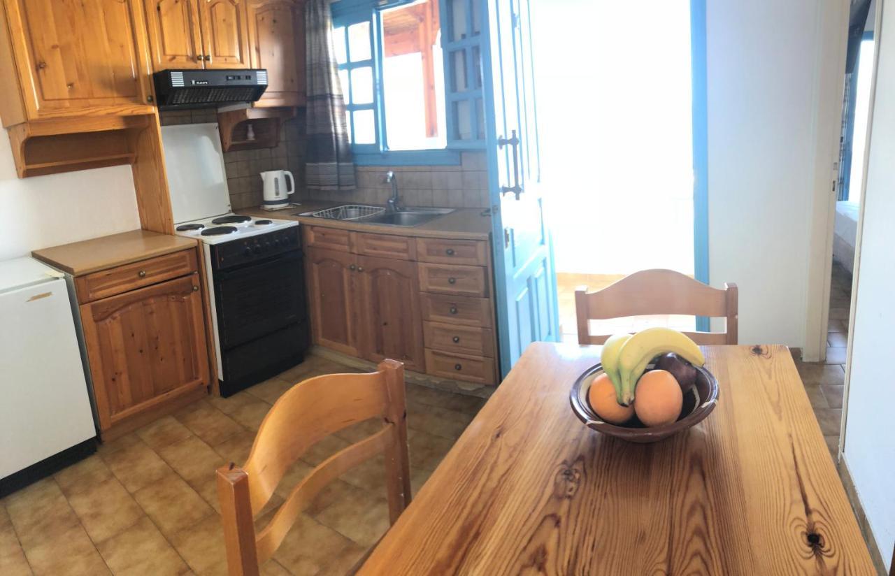 Stavros Apartments Ísztro Kültér fotó