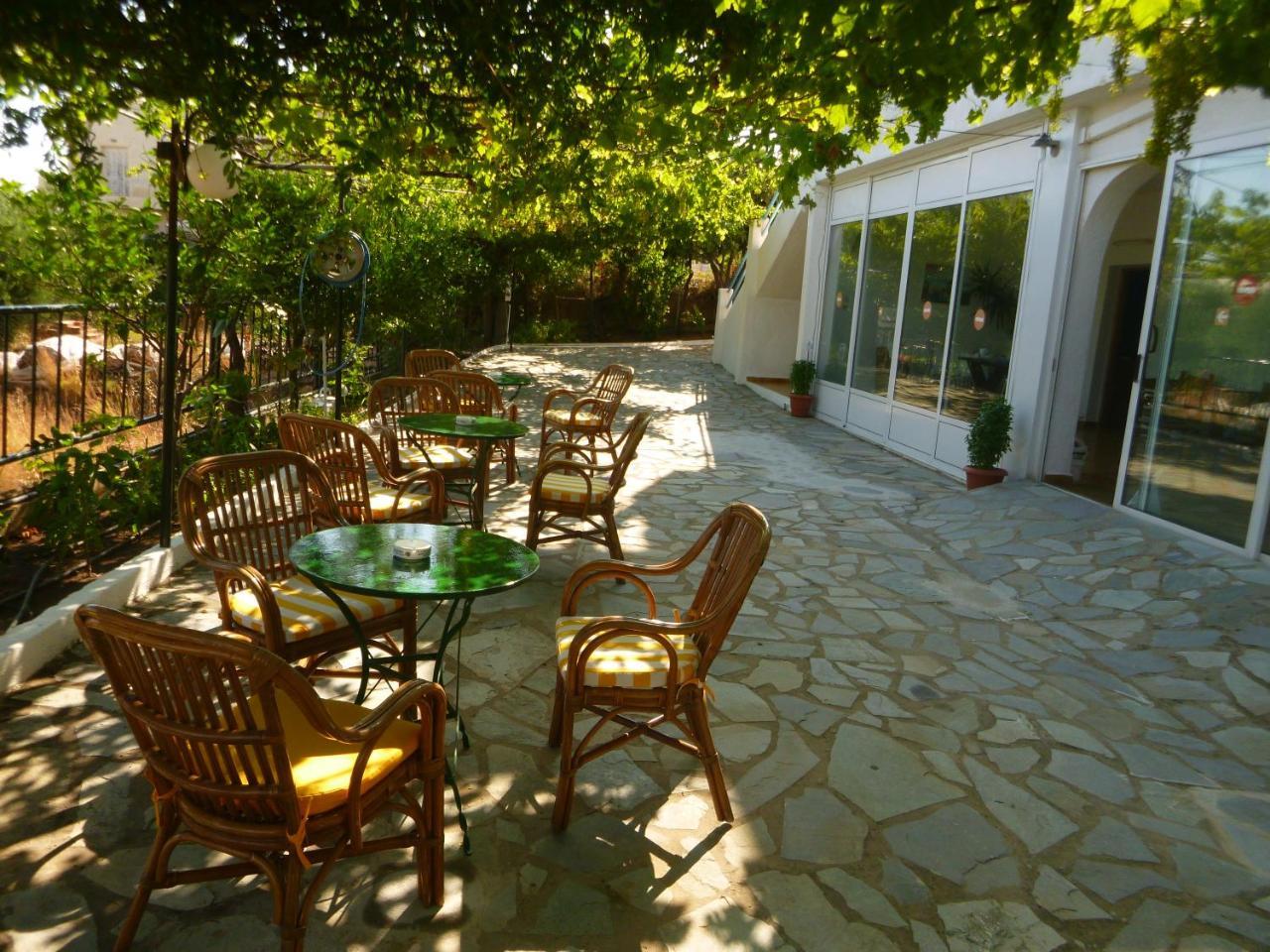 Stavros Apartments Ísztro Kültér fotó