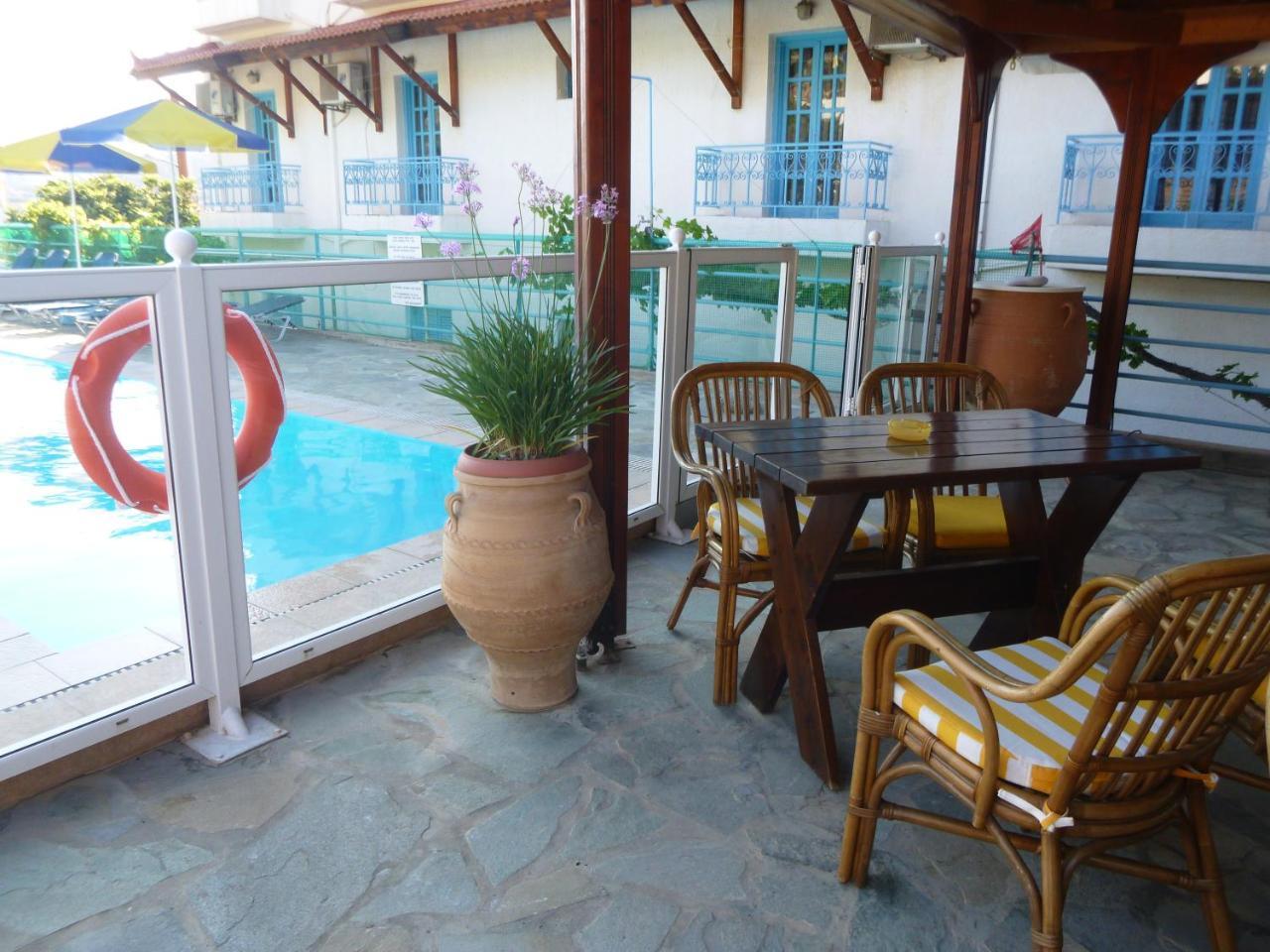 Stavros Apartments Ísztro Kültér fotó