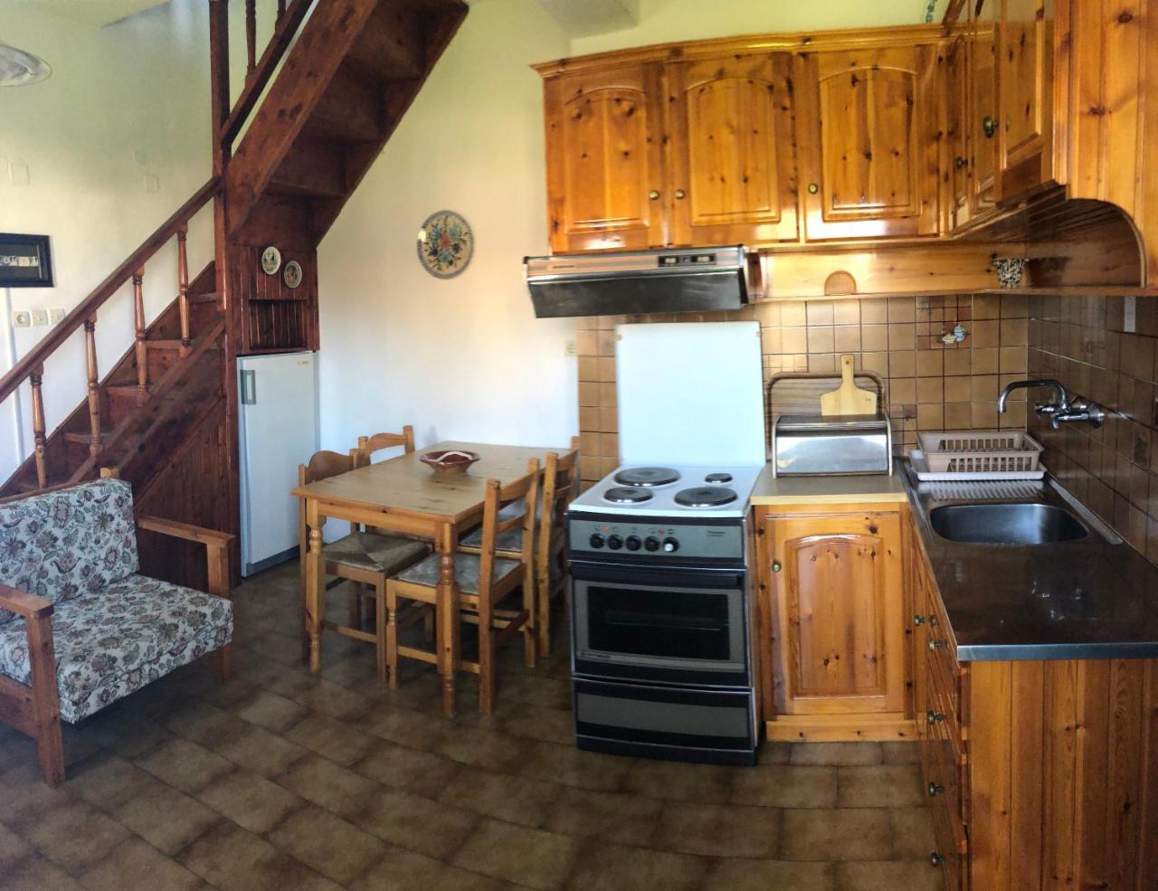 Stavros Apartments Ísztro Kültér fotó